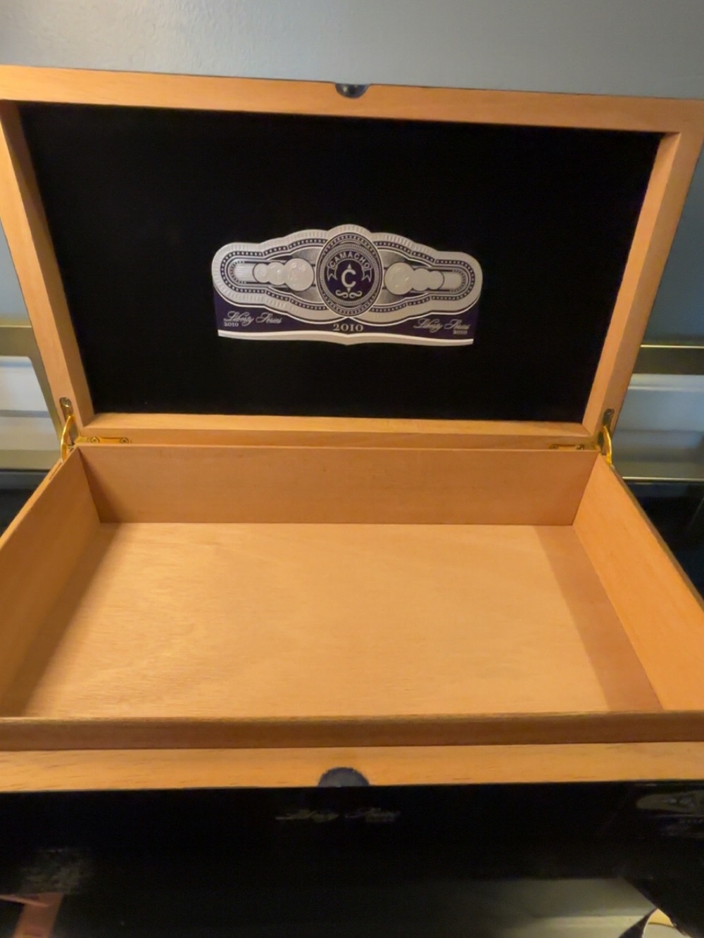 Wooden Storage Cigar Box - Black Exterior, Natural Wood Interior
